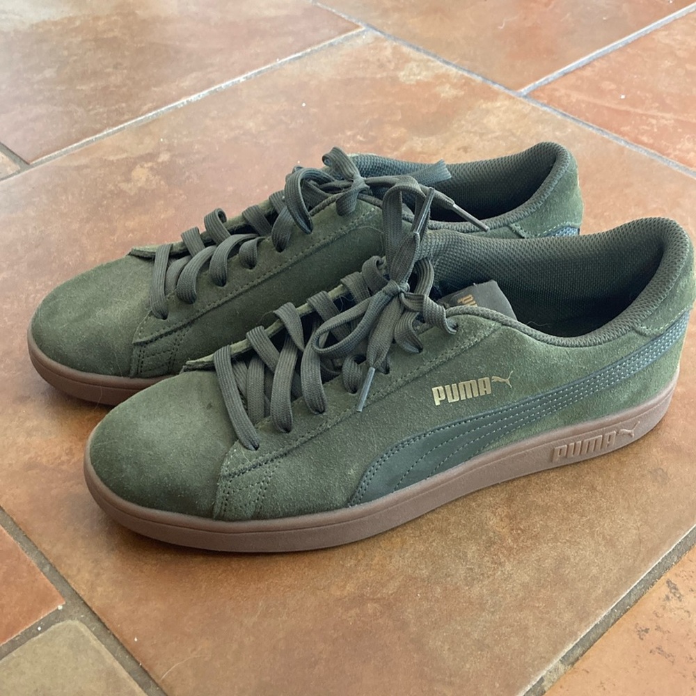 Puma super soft classic’s size 10.5 worn maybe once.